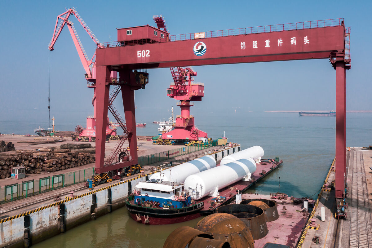 Cryogenic LNG storage tank